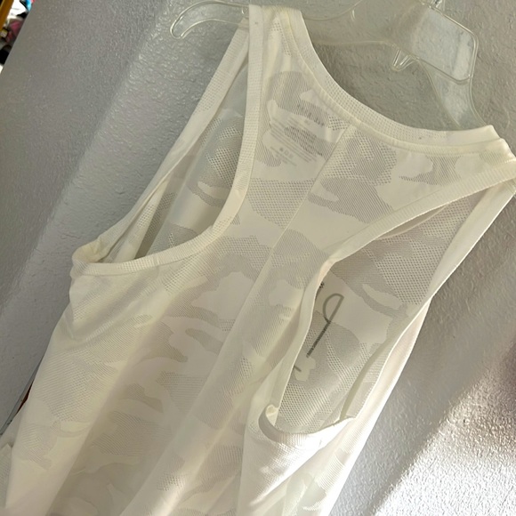 Rae Dunn Camo Mesh Racerback Tank Top ⛹️♀️🧘♀️ - Picture 3 of 8